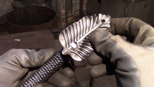 КАК СДЕЛАТЬ ДВЕРНУЮ РУЧКУ С ГОЛОВОЙ ВОЛКА