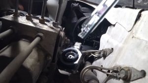 Замена лампочки ближнего света на Toyota Camry 50