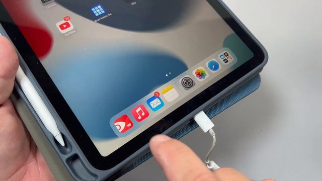 iPad USB-C to 3.5 mm Headphone Jack Adapter смотреть онлайн