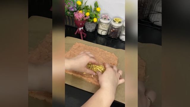 Куриный рулет с омлетом и сыром!? Очень вкусный? попробуйте приготовить!??? смотреть онлайн