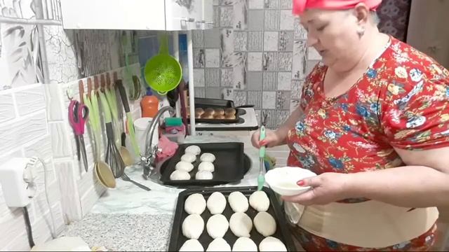 Печем пирожки.мммм вкуснючие...