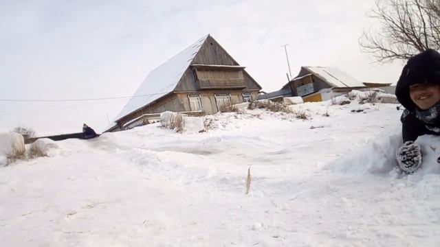 Дуркуем на горке. Все живы))) смотреть онлайн