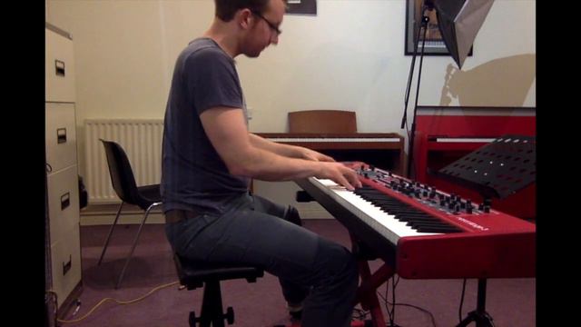 Nord Stage 3 Demo - Morphing the Low Pass Filter смотреть онлайн
