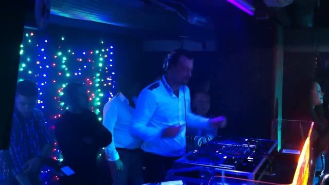 DJ Maniak vs. MC Ars.N @ Disco Club Zair Part.2 смотреть онлайн