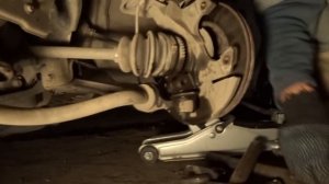 Замена передней ступицы на Mazda Demio