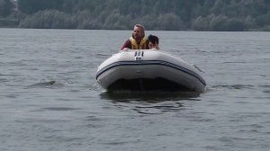 Лодка Аквилон 380 на воде