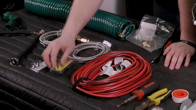 Technicians Must Have - Your Personal Hardware Store in a Bucket смотреть онлайн