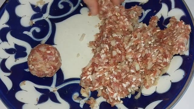 Покоряет сразу, Круче чем беляши и чебуреки. Тесто, фарш с рисом, яйцо. Вкусная кухня востока. смотреть онлайн