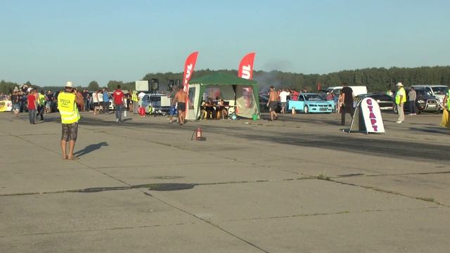 Петрунин Александр Гольф против Жбанков Алексей ВАЗ 21083 заезд за 3 место смотреть онлайн