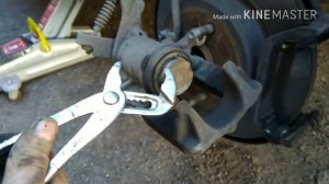 Шевроле Круз меняем задние колодки сами!