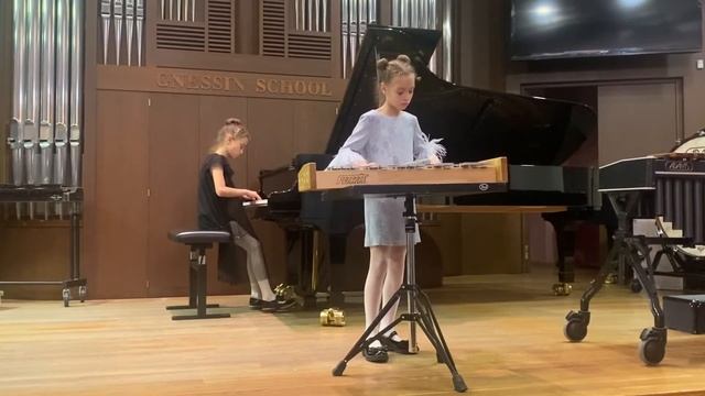 Тема из к/ф "Список Шиндлера". Исполняют Александра и Елизавета Ермиловы. смотреть онлайн