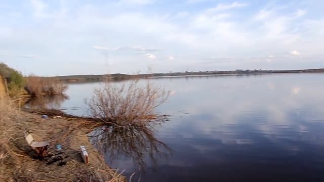 Рыбалка с ночевкой. Донная снасть, кормушки. Карась, окунь. Пробуем новую снасть. смотреть онлайн