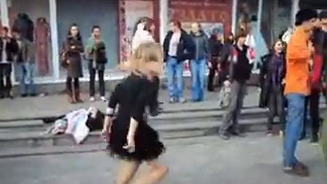 моб "Брейк vs Электро" смотреть онлайн
