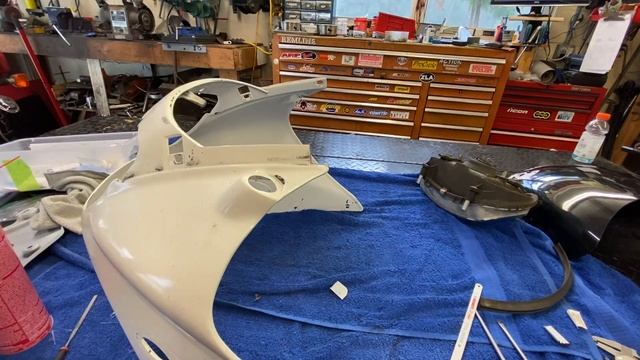 Repairing Motorcycle Plastic Bodywork - Honda VFR750 Main Fairing