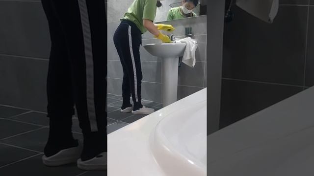 ????: Работа в мотеле. Чонсу. Уборка номеров. Сухая уборка ванной комнаты. смотреть онлайн