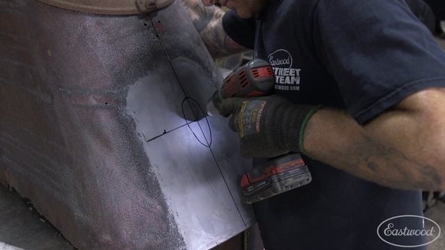 Quick Tip - Cutting an Accurate Hole in a Metal Patch Panel - Cushman Taillight Fitment - Eastwood смотреть онлайн