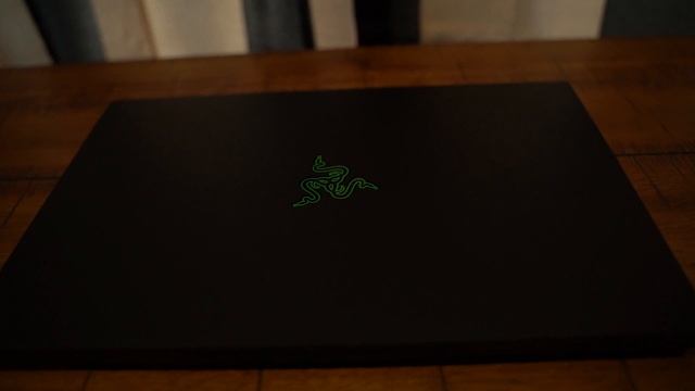 NEW RTX Razer Blade Laptop with Super Fast Refresh Rate! смотреть онлайн