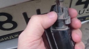 Опель Астра H замена лампочки подсветки номера