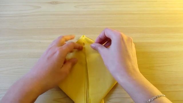 Три способа сложить салфетки бабочкой | Three ways to fold napkin as a butterfly смотреть онлайн
