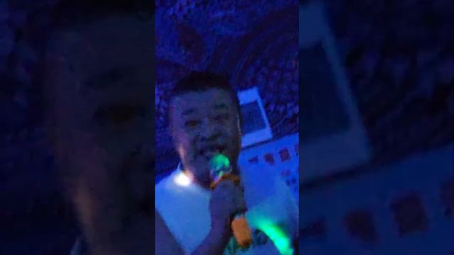 🇨🇳 Трандец зажег с Китайцами. Почему Китайцы любят караоке. смотреть онлайн