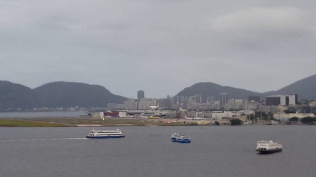 посадка самолета в аэропорту Рио-де-Жанейро .Rio de Janeiro смотреть онлайн
