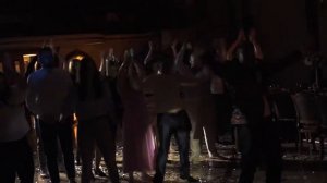 ФЛЕШМОБ С ФОНАРИКАМИ НА СВАДЬБЕ.