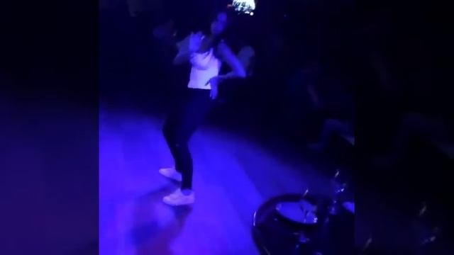 Solo dancing challenge that is amazing!!! смотреть онлайн