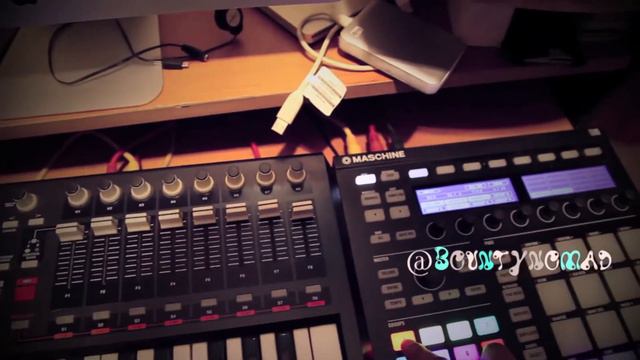 NOMAD MAKE A BEAT 4 on NATIVE INSTRUMENTS MASCHINE смотреть онлайн