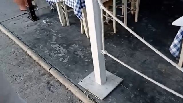 НА УЧАСТКЕ. У МЕНЯ НЕТ НАСТРОЕНИЯ ПУСКАТЬСЯ В ПЛЯС. ТОЛЬКО ПОБОЛТАЕМ ПОСПЛЕТНИЧАЕМ. смотреть онлайн