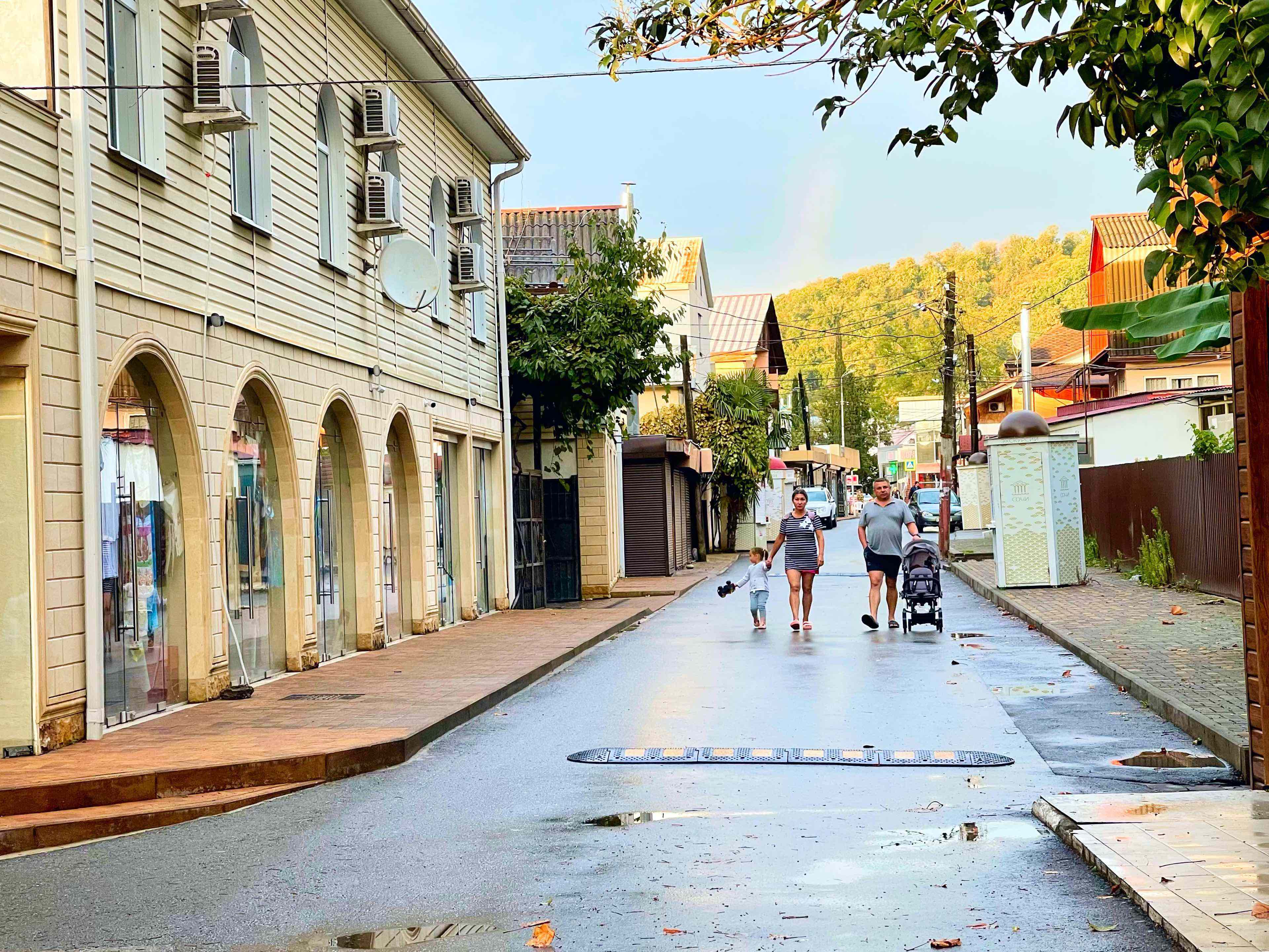 Сочи. Вардане. Вот и закончился бархатный сезон ⛱️. Обстановка на пляже?️ смотреть онлайн