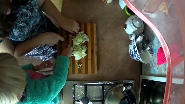 ДОМАШНЯЯ СЕЛЕДКА В БАНКЕ!!!//БЫСТРО ГОТОВИТЬСЯ И БЫСТРО СЪЕДАЕТСЯ!!!//деревенские будни смотреть онлайн