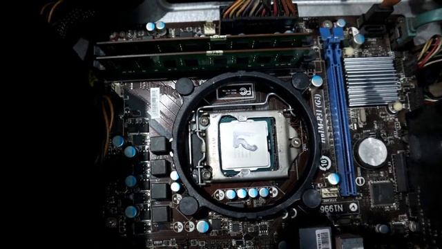 Cara Memasang Processor Komputer Pada Motherboard Intel Core i5 3470 смотреть онлайн