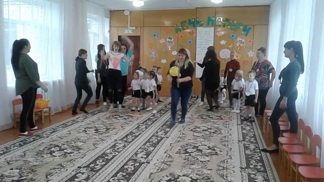 Игра с шарами мл. группа смотреть онлайн