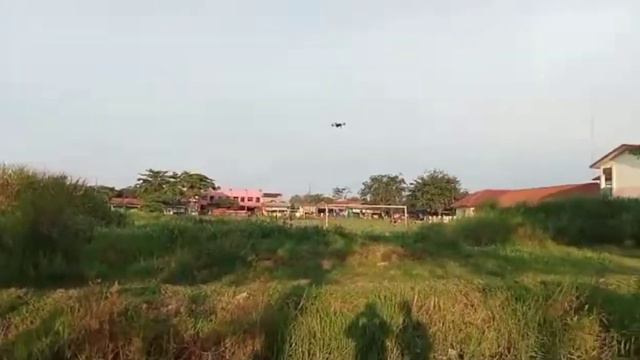 tes terbang drone MJX bugs 16 pro смотреть онлайн