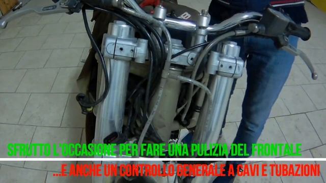 MONTARE CUPOLINO TIPO S4R SU DUCATI MONSTER OLD 600 750 900 620 695 800 1000 (part.1) смотреть онлайн