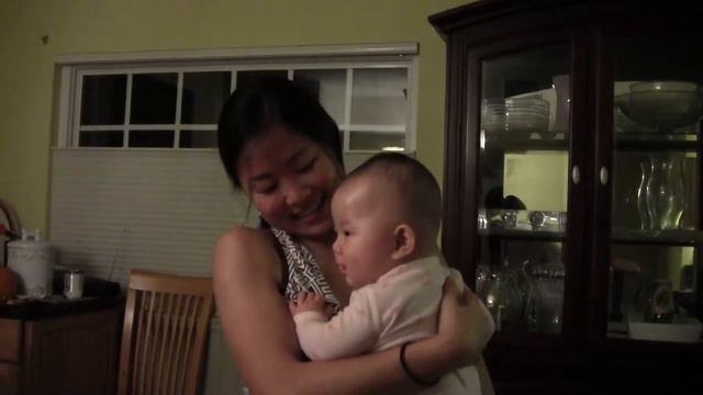 Auntie Jenny hanging out with Keni (6mos) смотреть онлайн