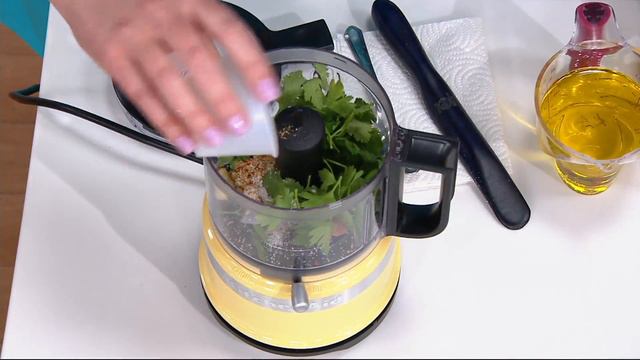 KitchenAid 3.5-Cup One-Touch 2-Speed Chopper with Extra Bowl on QVC смотреть онлайн