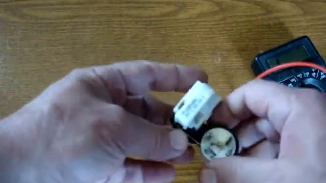 ПРОВЕРКА ПУСКОВОГО И ЗАЩИТНОГО РЕЛЕ ХОЛОДИЛЬНИКА смотреть онлайн