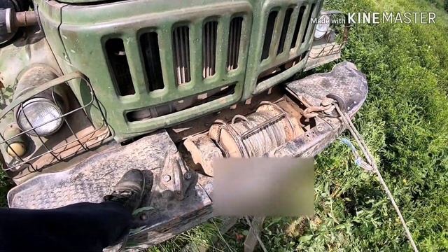 ЗиЛ 131 вытаскивает ямобур Газ 66 смотреть онлайн