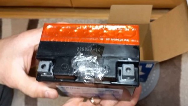 Распаковка — Мотоаккумулятор Exide Bike Maintenance Free ETZ7-BS