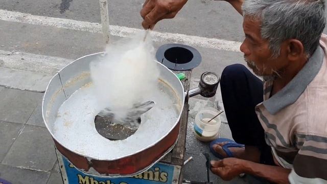 amazing java man making sugar candy indonesian street food asian смотреть онлайн