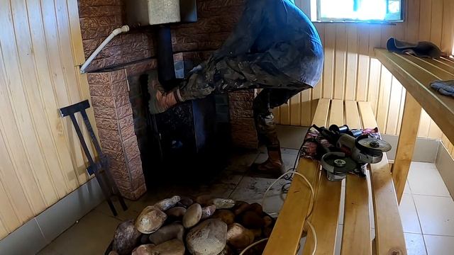 Полёт на квадрокоптере над деревней. Ремонт банной печки смотреть онлайн