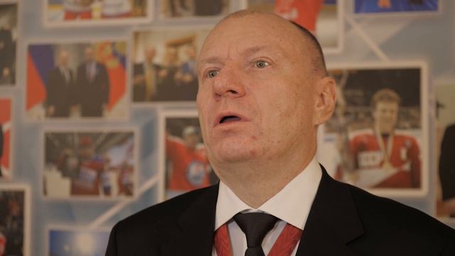 Владимир Потанин: весь трудовой коллектив «Норникеля» - с праздником! смотреть онлайн