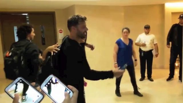Ricky Martin en el Hotel Las Américas, #ElHoteldeLasEstrellas смотреть онлайн