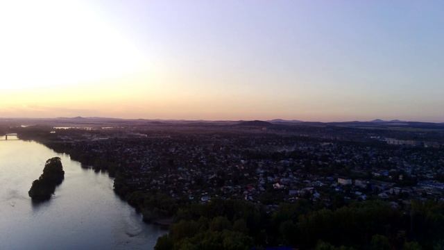 Закат солнца в парке Самал, Усть-Каменогорск, Восточно-Казахстанская область. смотреть онлайн