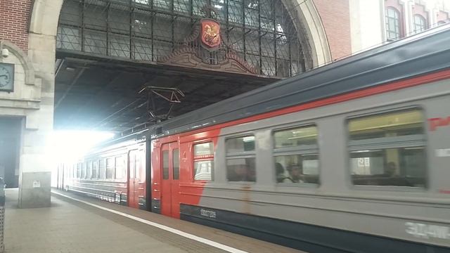 ЭД4М-0095 На Казанском вокзале Видео 2 мая 2021 г. смотреть онлайн