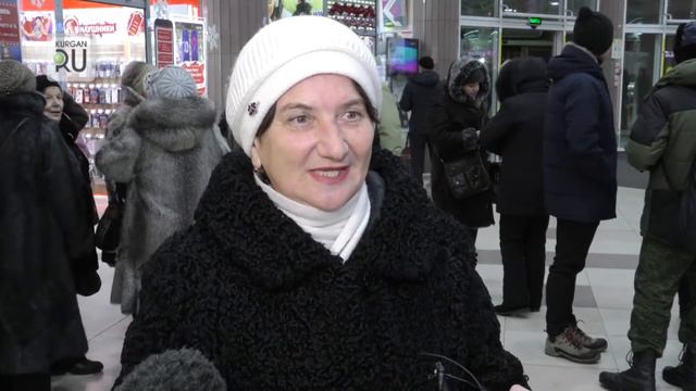 Что делали в торговом центре тенора, сопрано, баритоны и альты? смотреть онлайн