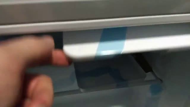 Міні холодильник MIDEA смотреть онлайн