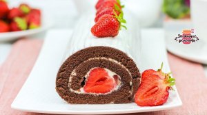 Нежнейший шоколадный рулет с клубникой (Так просто и так вкусно!)