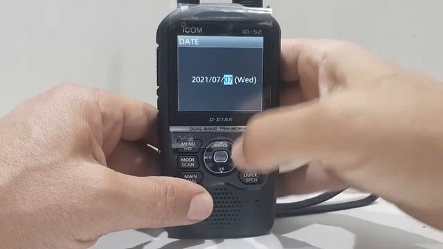 ICOM ID-52 Set time and date смотреть онлайн
